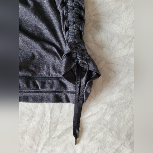 Lululemon tank top size 6 - Picture 3 of 5